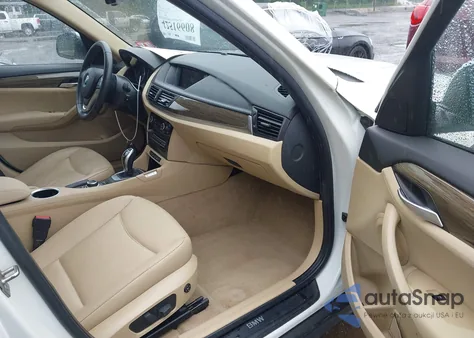 2015 BMW X1 xDrive28I из США, поврежденный, VIN WBAVL1C55FVY31402